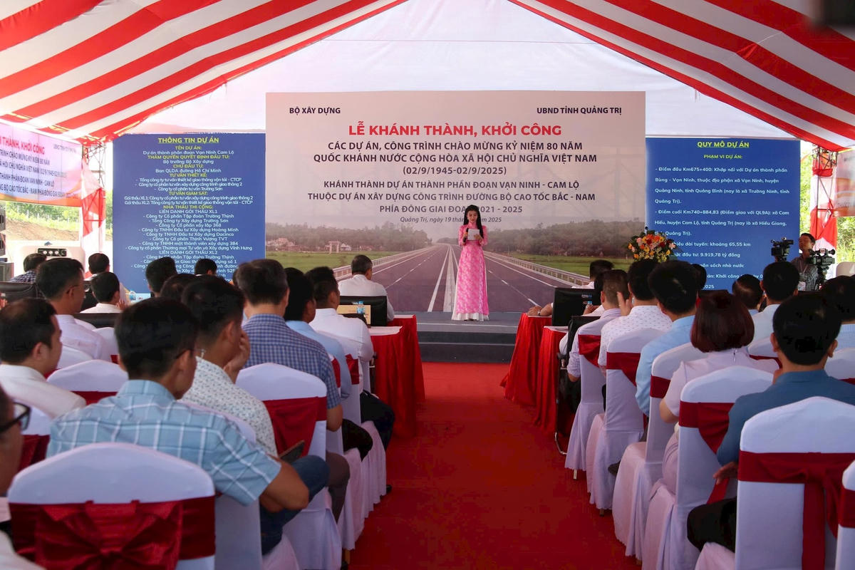 Quang cảnh buổi lễ. Ảnh: BT.