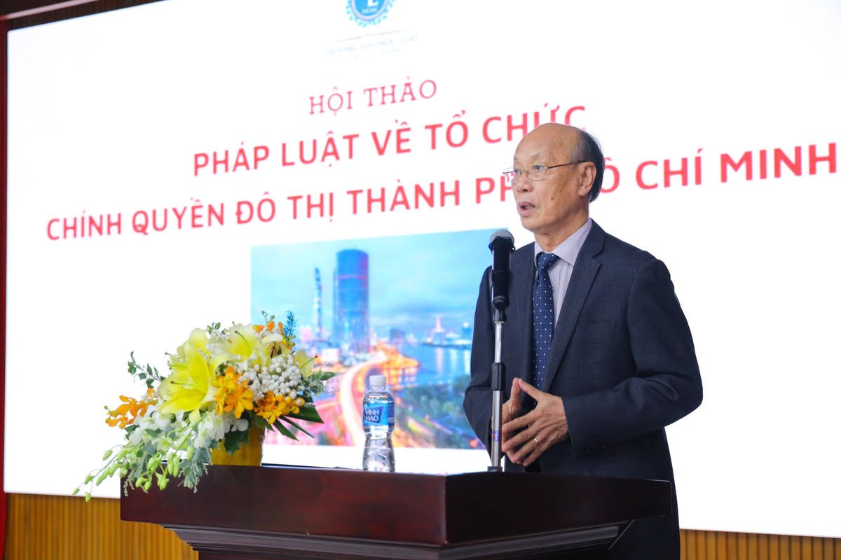 GS.TS Trần Ngọc Đường, nguyên Phó Chủ nhiệm Văn phòng Quốc hội phát biểu tại hội thảo. (Ảnh: Thiên Bảo).