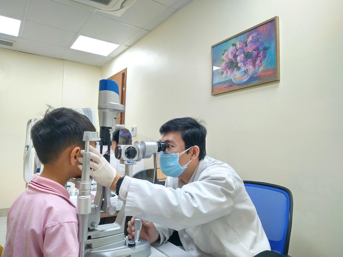 Nhiều trẻ em tại TP HCM bị đau mắt đỏ.