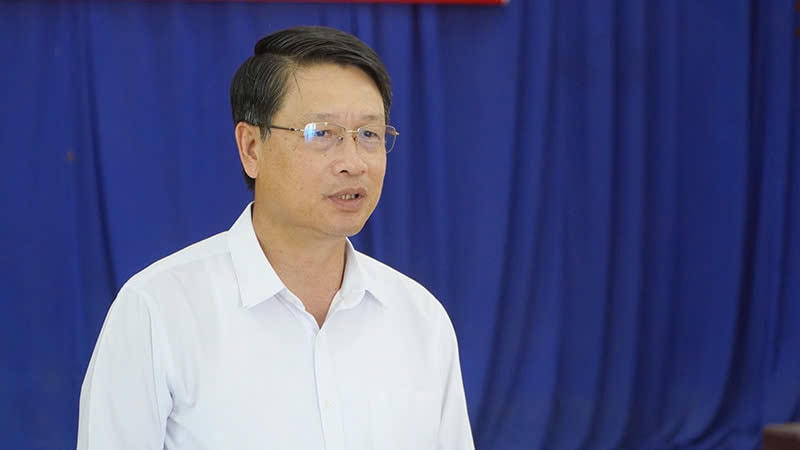 LAM VIEC 1