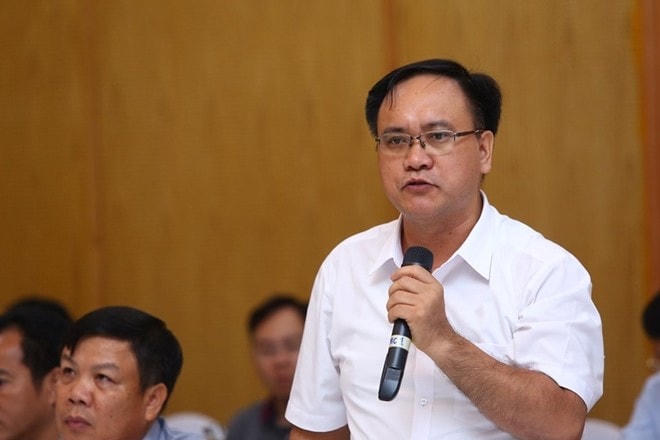 Giá xăng giảm: Người dân chưa trọn niềm vui