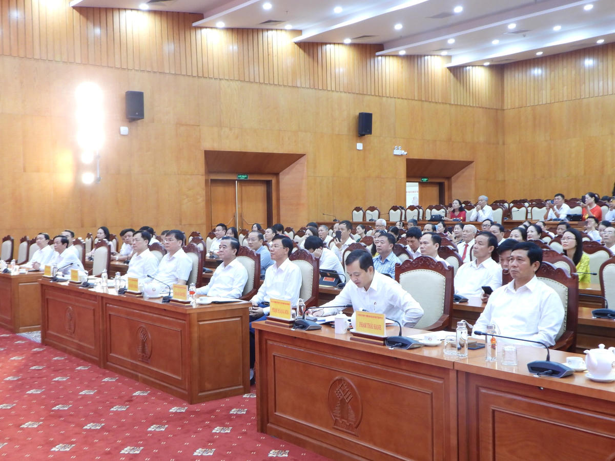 Các đại biểu dự Hội nghị.