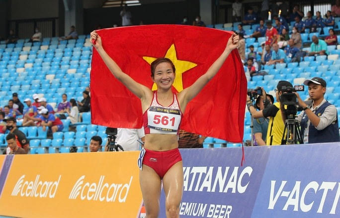 VĐV Nguyễn Thị Oanh xuất sắc giành 4 HCV tại SEA Games 32.  