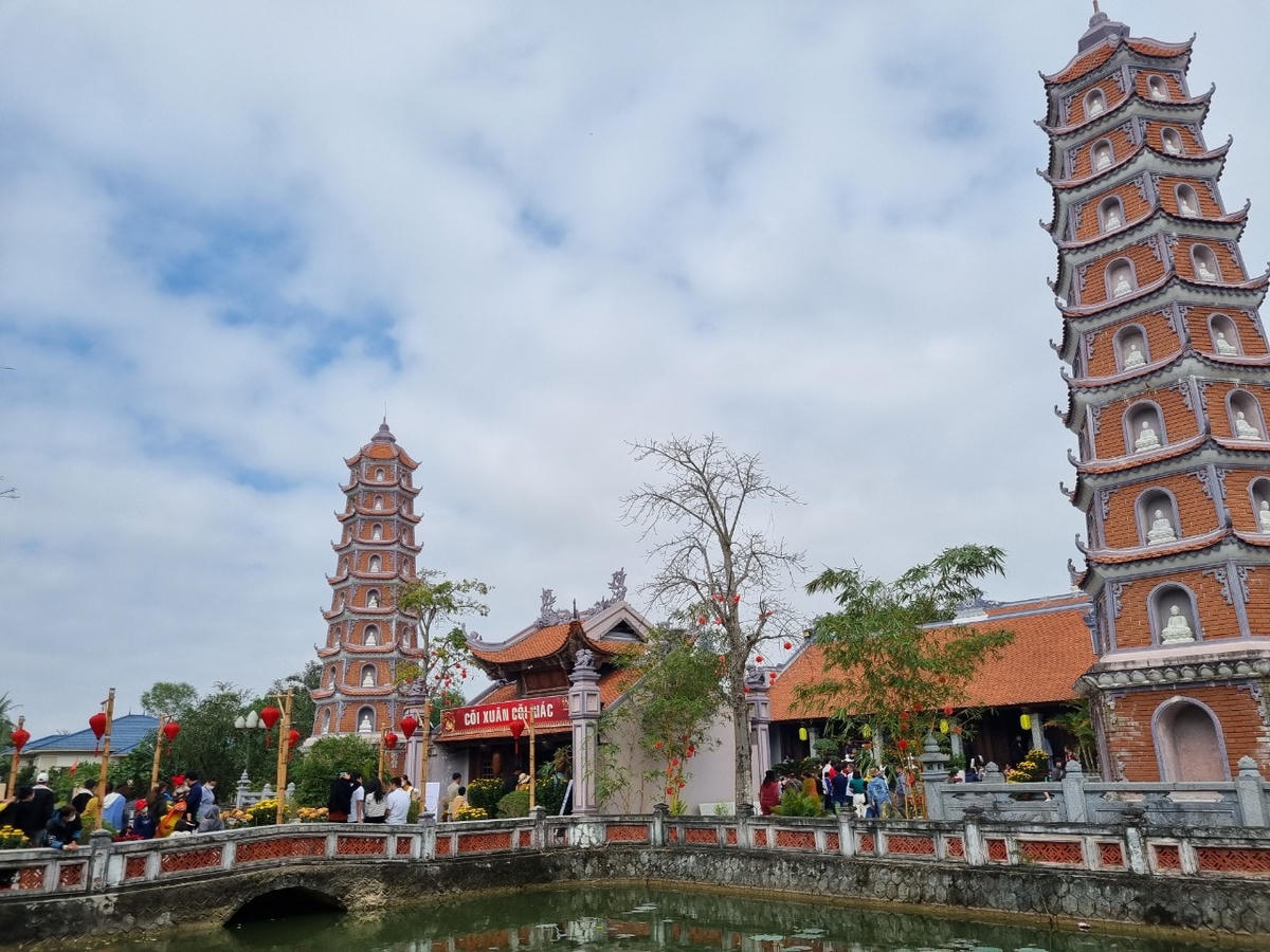 Với bề dày lịch sử, chùa Hoằng Phúc là ngôi chùa có lịch sử hơn 700 năm, ngồi chùa này cũng đã được công nhận là Di tích lịch sử Quốc gia vào năm 2015. Đây là lần thứ 5 Lễ hội chùa Hoằng Phúc được tổ chức và đang dần định hình một lễ hội mới cho người dân huyện Lệ Thủy nói riêng, tỉnh Quảng Bình nói chung, góp phần thúc đẩy hoạt động du lịch văn hóa tâm linh và điểm đến hấp dẫn của du khách.