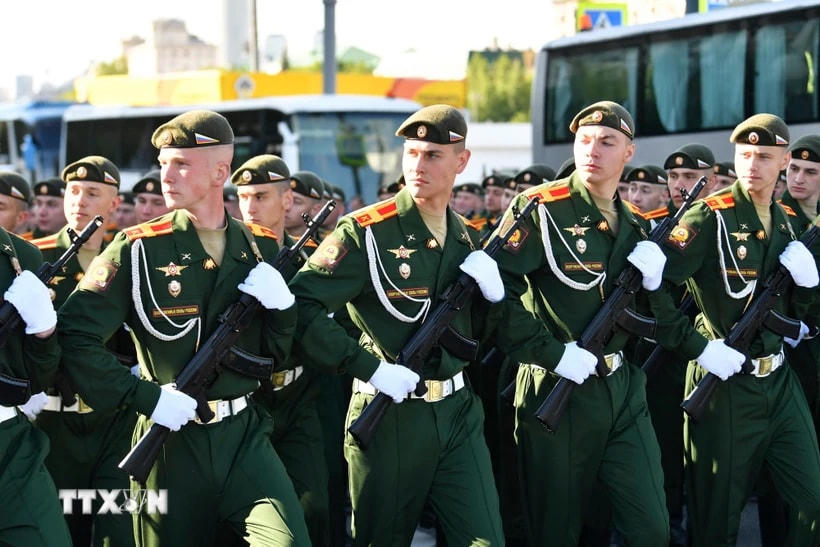 Quân nhân tham gia lễ duyệt binh kỷ niệm 80 năm Ngày Chiến thắng phátxít tại Moskva, Nga ngày 9/5/2025. (Ảnh: THX/TTXVN)