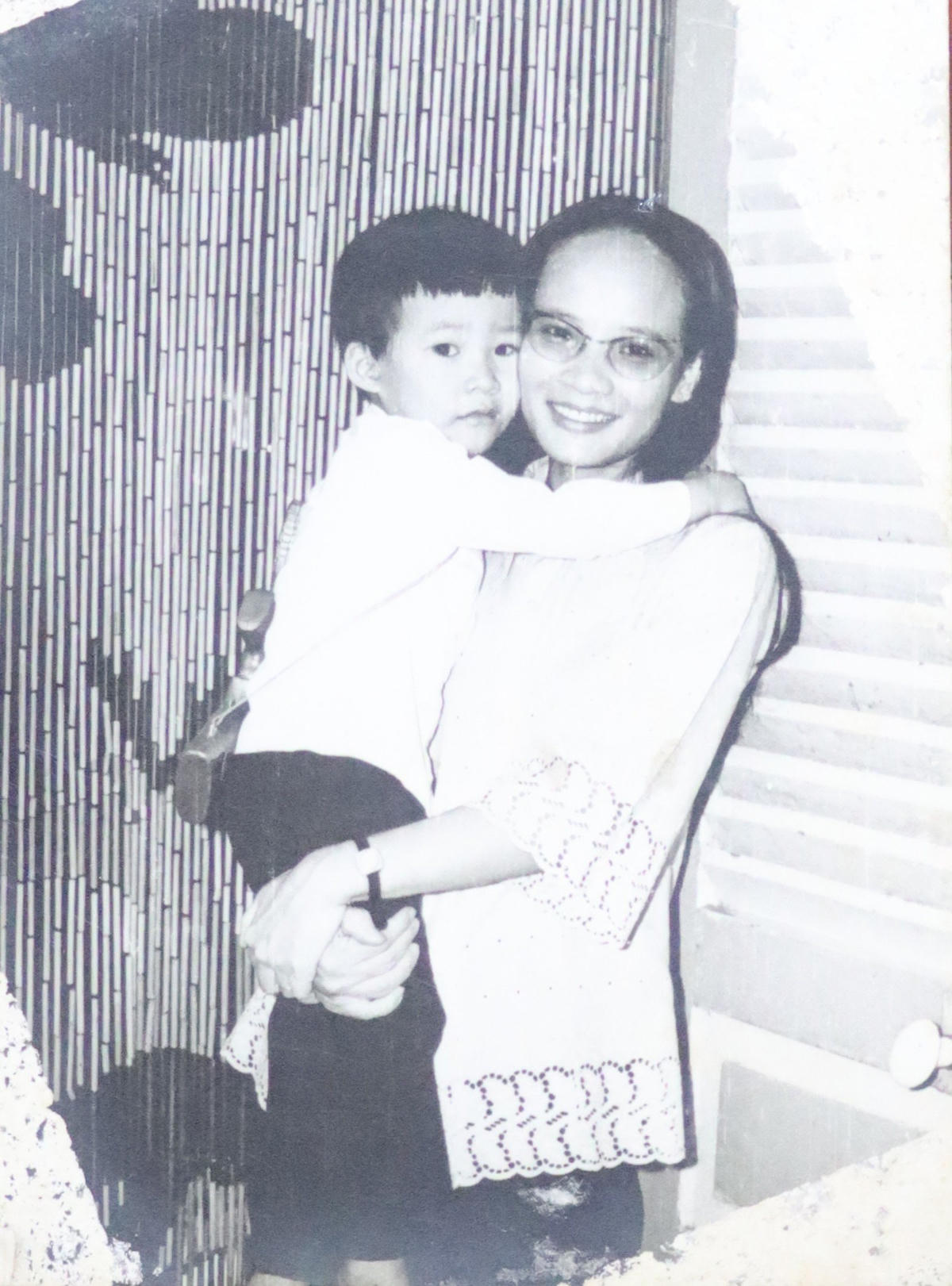 Bà Tôn Nữ Quỳnh Như và con trai Trần Xuân Thắng sau năm 1975.