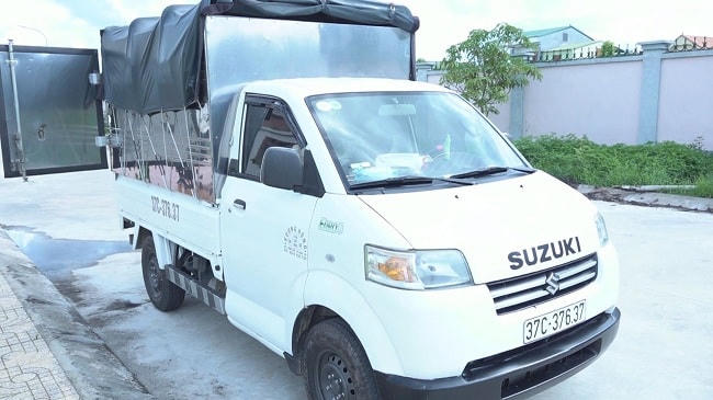 Chiếc xe tải dùng để thu gom chó trộm được.