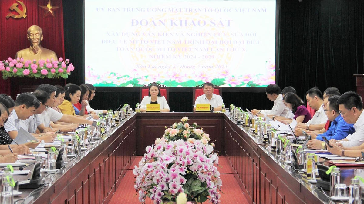 Đoàn khảo sát của UBTƯ MTTQ Việt Nam làm việc với tỉnh Sơn La. Ảnh: Minh Thu.