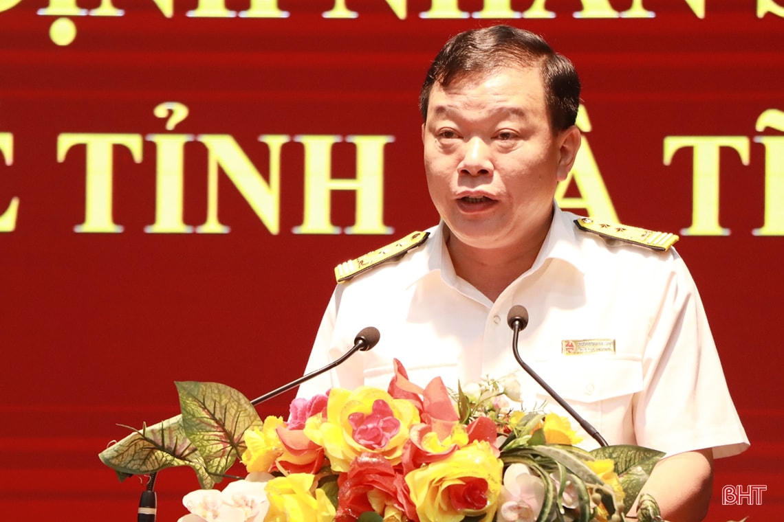 Tân Cục trưởng Cục Thuế tỉnh Hà Tĩnh Trương Quang Long phát biểu nhận nhiệm vụ. Ảnh: BHT.