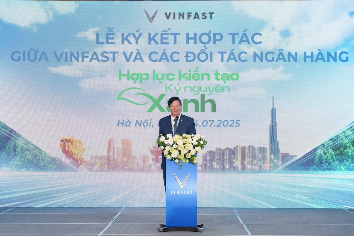 Ông Lê Khắc Hiệp, Phó Chủ tịch Tập đoàn Vingroup phát biểu tại lễ ký kết hợp tác.