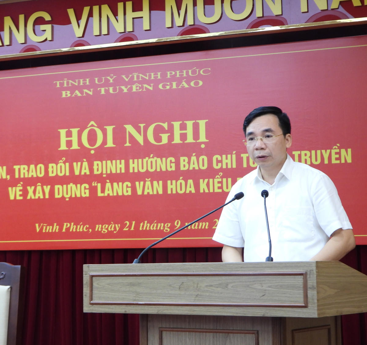 Ông Bùi Huy Vĩnh, Trưởng Ban Tuyên giáo Tỉnh ủy Vĩnh Phúc thông tin về kết quả thực hiện xây dựng Làng văn hóa kiểu mẫu ở Vĩnh Phúc.