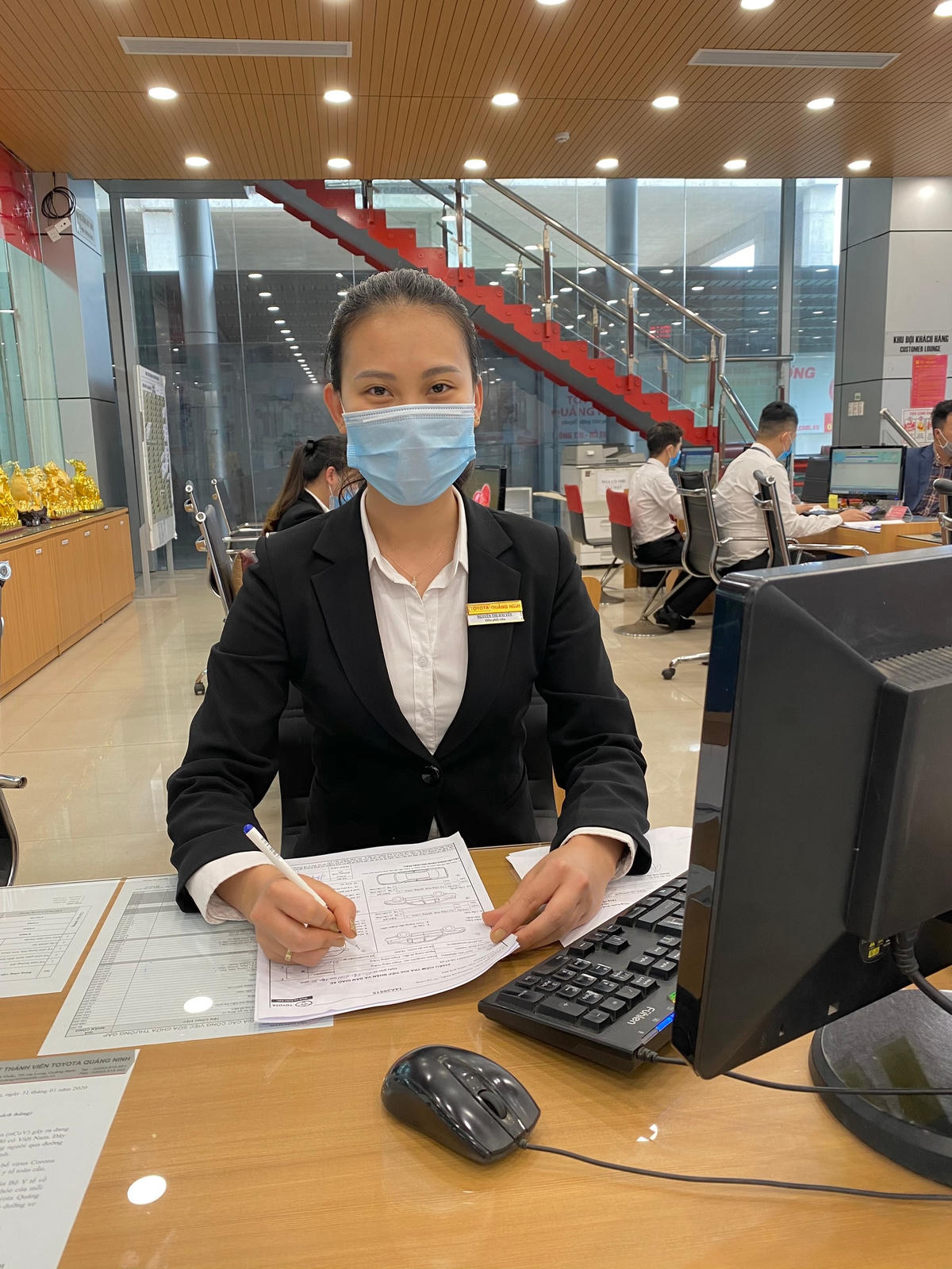 Chị Nguyễn Thị Hải Yến, Điều phối viên tại phòng dịch vụ Công ty TNHH MTV Toyota Quảng Ninh