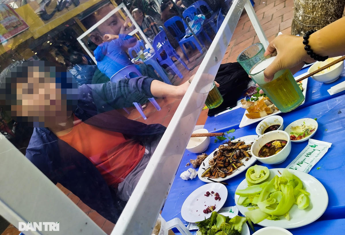 Một nhân viên của nhà hàng này cho biết: 