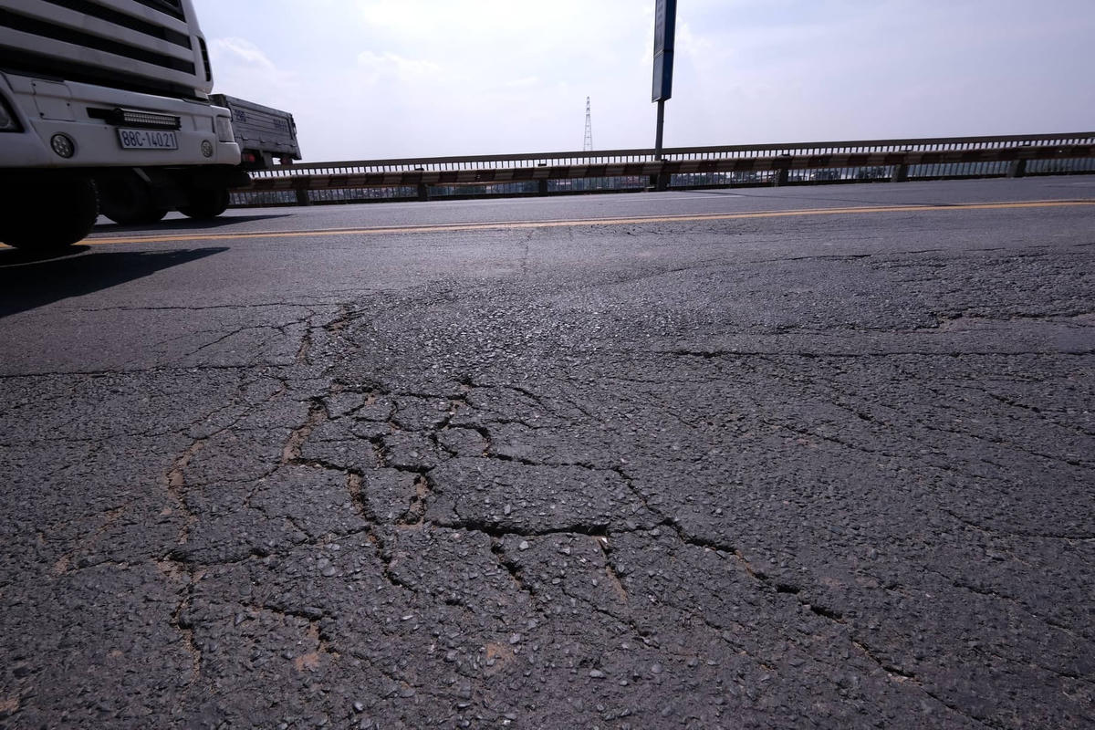 Thí nghiệm công nghệ sửa chữa cầu Thăng Long.