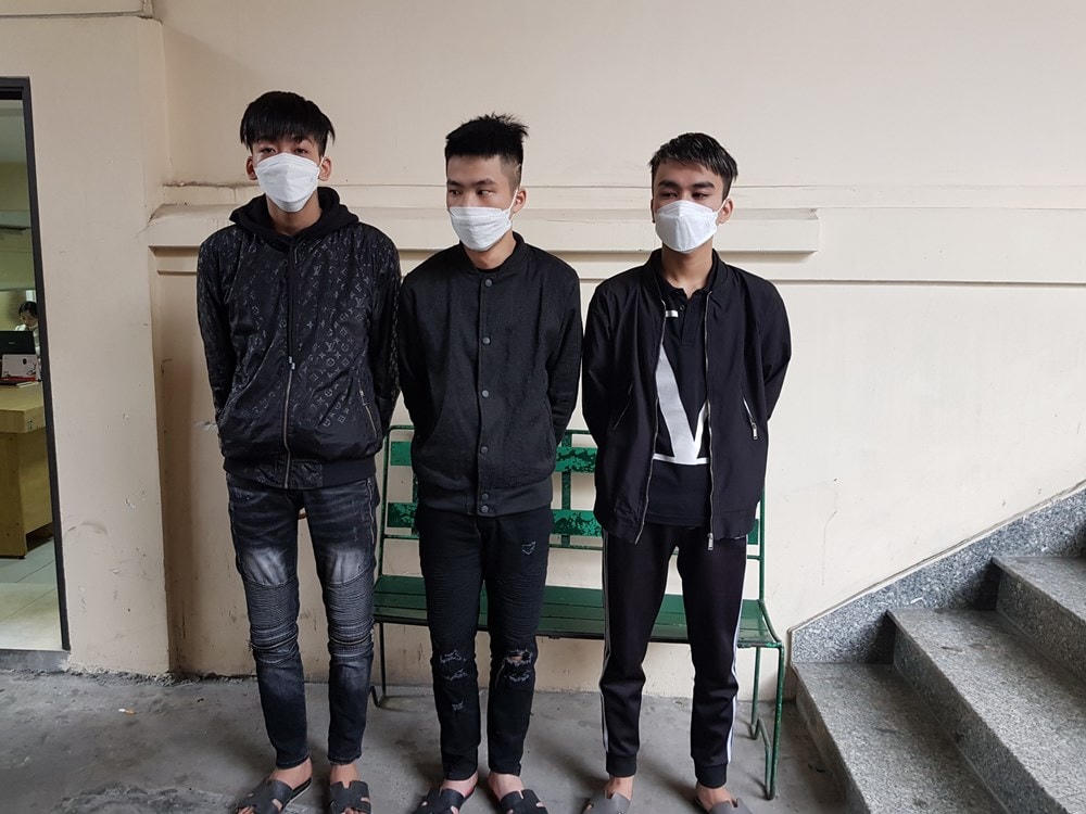 Ba trong số 14 đối tượng vừa bị Công an quận Lê Chân bắt tạm giam.