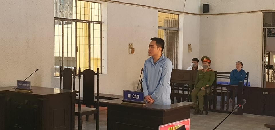 Bị cáo Long Thanh Tú tại phiên tòa.