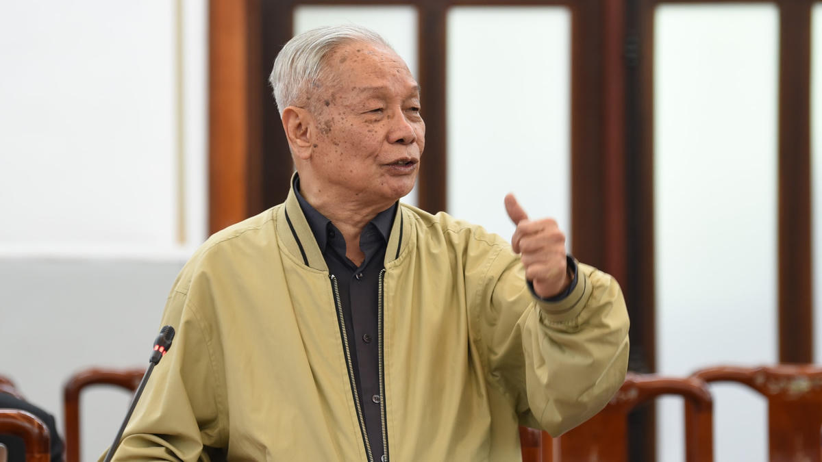 TSKH Võ Đại Lược, Ủy viên Hội đồng Tư vấn Kinh tế, nguyên Viện trưởng Viện Kinh tế và Chính trị thế giới (Viện Hàn lâm Khoa học xã hội Việt Nam) phát biểu.