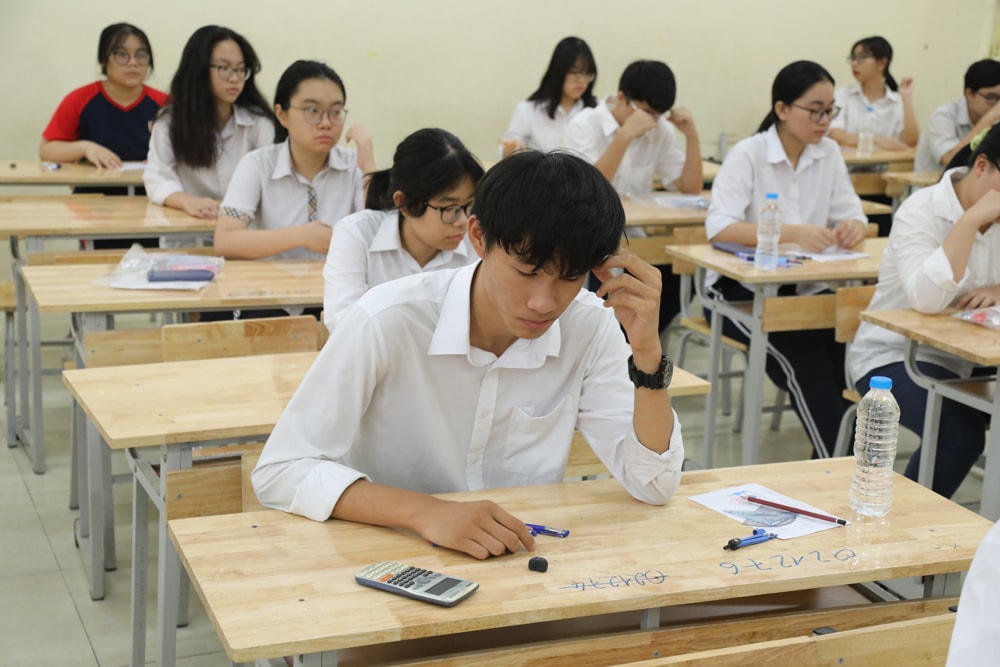 Thi tốt nghiệp THPT 2020. Ảnh: Quang Vinh.