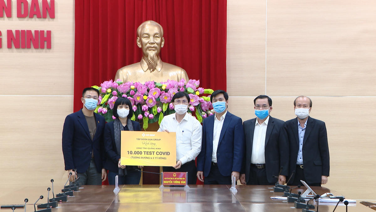 Tỉnh Quảng Ninh tiếp nhận 10.000 test xét nghiệm Covid-19 từ Tập đoàn SunGroup. Nguồn: Báo Quảng Ninh.