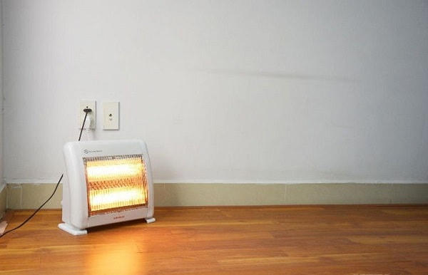 Giữ khoảng cách tối thiểu 1,5 m giữa máy sưởi và người sử dụng. (Ảnh minh hoạ).