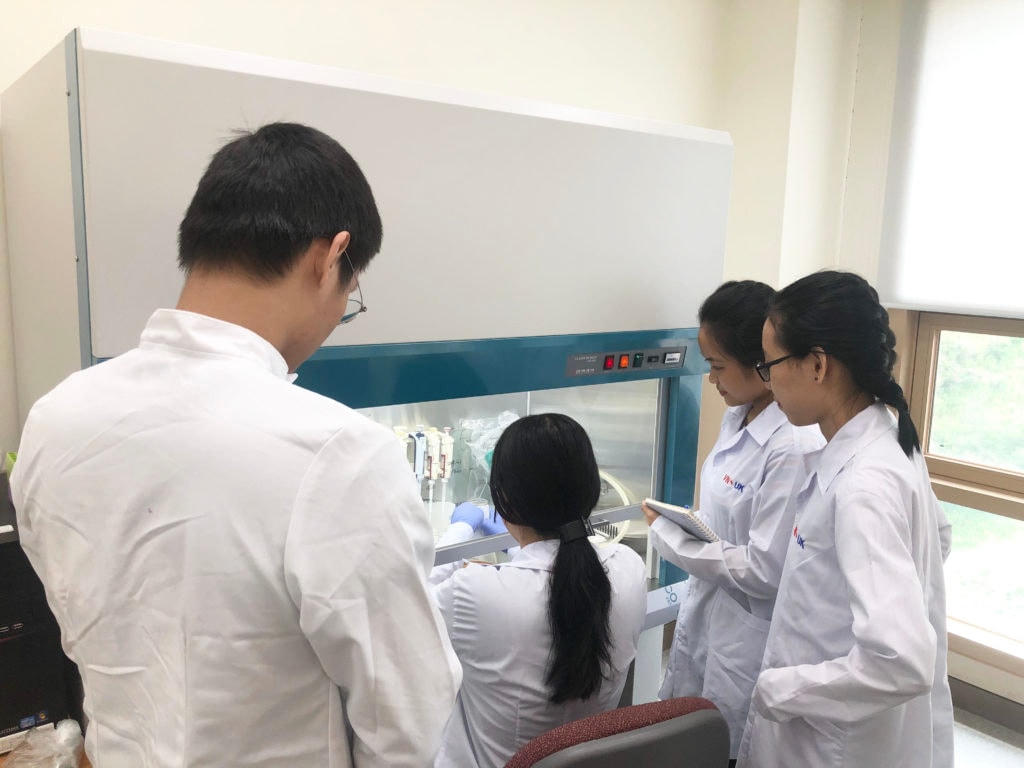 Nghiên cứu y học cơ sở đòi hỏi phải có phương tiện hiện đại.