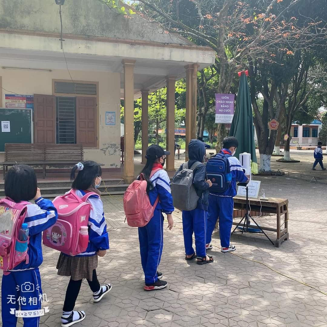 Trải qua 2 năm dịch bệnh, ý thức về phòng chống dịch của các cháu bậc tiểu học đã được nâng lên.