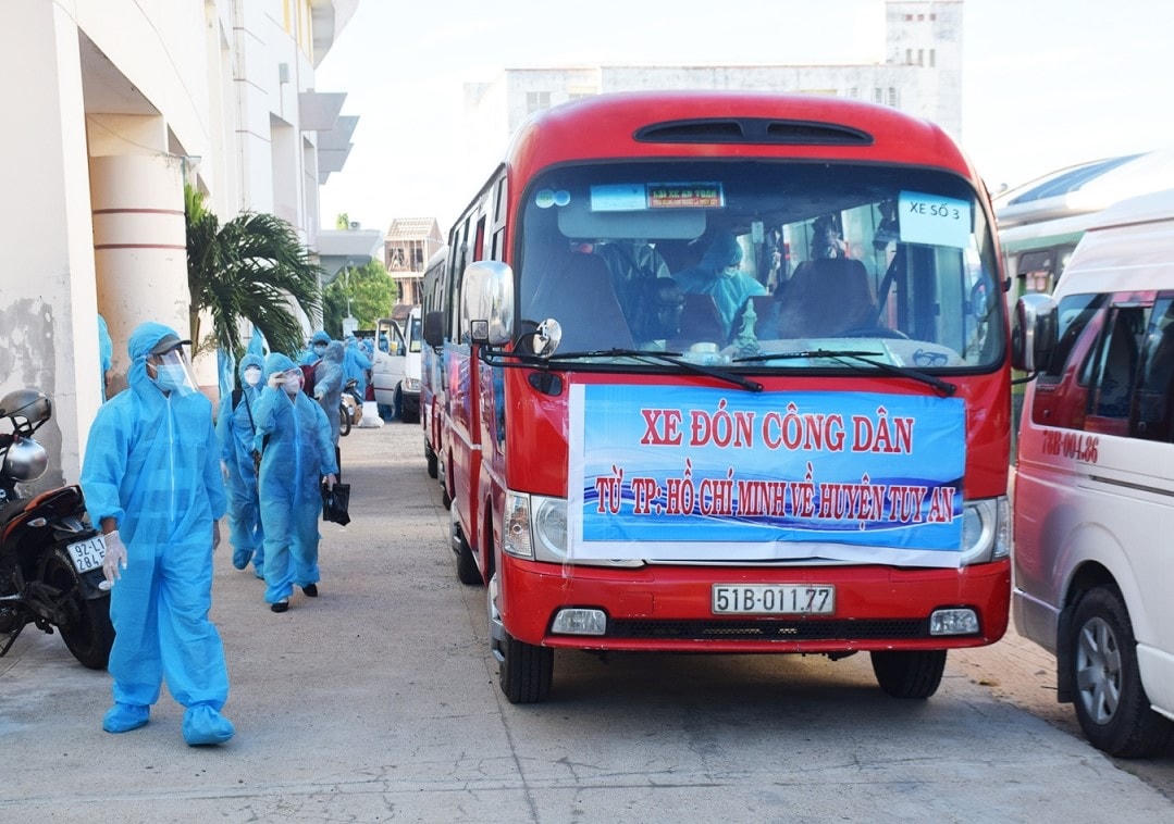 Tỉnh Phú Yên tổ chức đón nhiều người dân từ TP Hồ Chí Minh và các tỉnh phía Nam về quê tránh dịch.