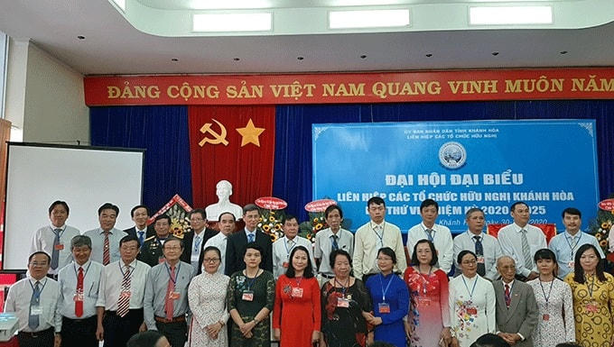 Ban chấp hành Liên hiệp các tổ chức hữu nghị tỉnh Khánh Hòa nhiệm kỳ 2020 -2025 ra mắt đại hội.