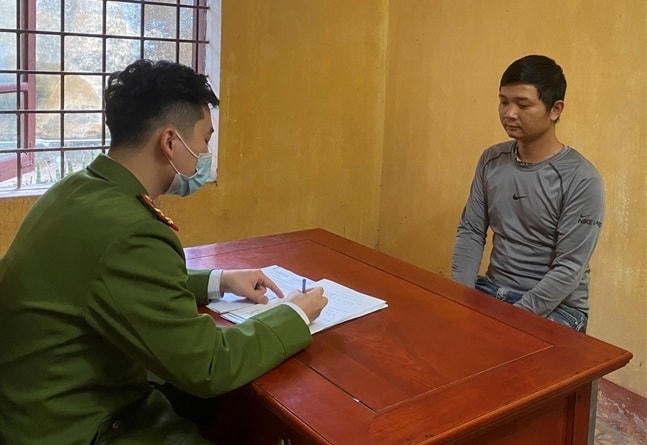 Đối tượng Cường tại cơ quan điều tra. Ảnh: Công an Bắc Giang