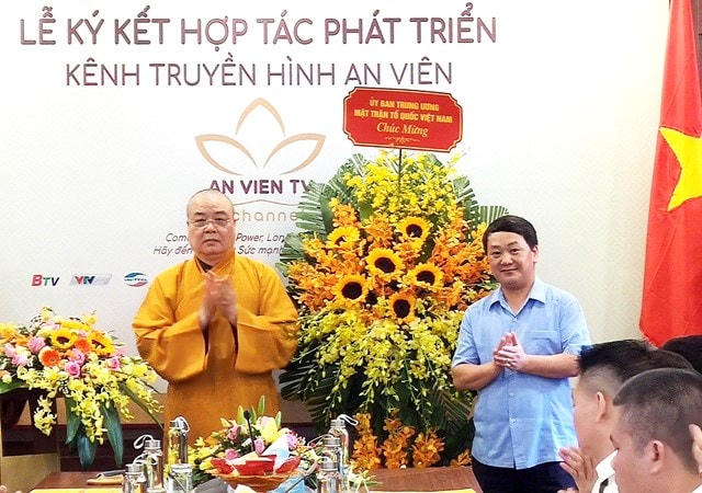BẢN TIN MẶT TRẬN: Tiếp tục đưa hàng trăm công dân Việt Nam về nước