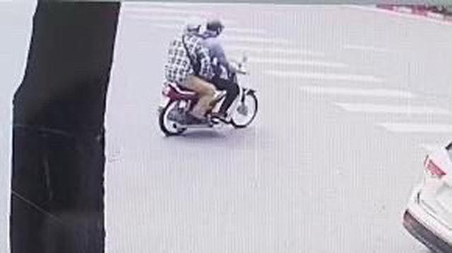 Hình ảnh 2 tên cướp 900 triệu tại ngân hàng BIDV