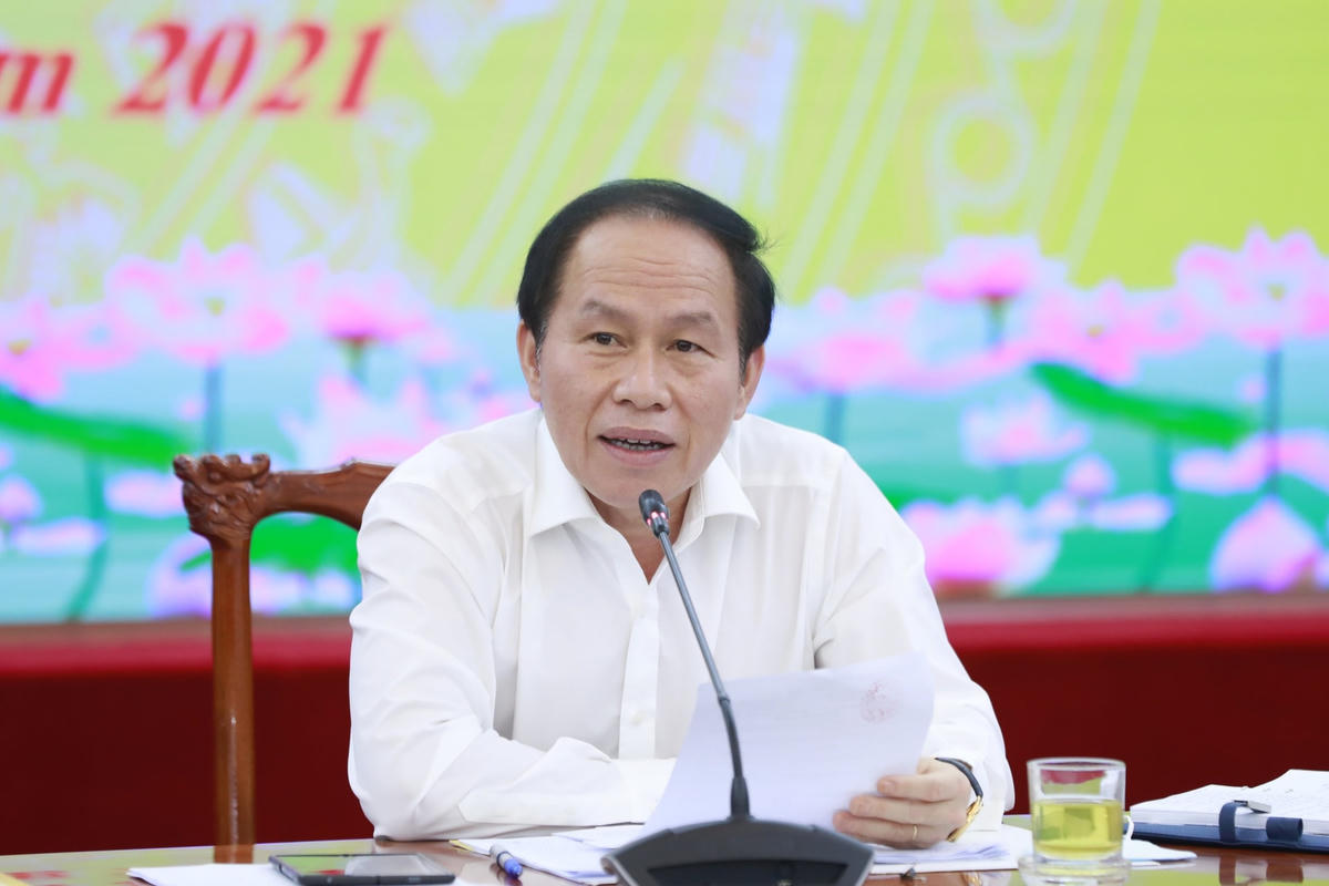 Phó Chủ tịch - Tổng Thư ký Lê Tiến Châu phát biểu tại phiên họp.