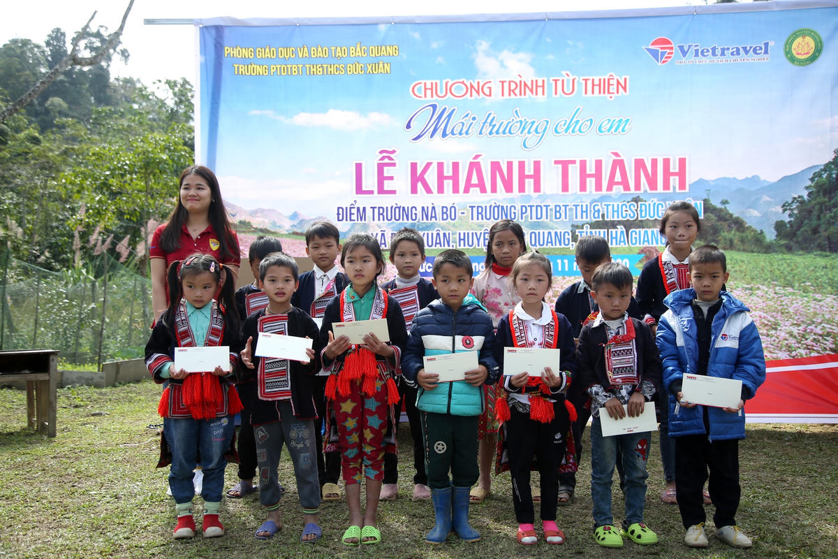 Hà Giang: Trẻ em Nà Bó hạnh phúc trong lễ khánh thành điểm trường mới