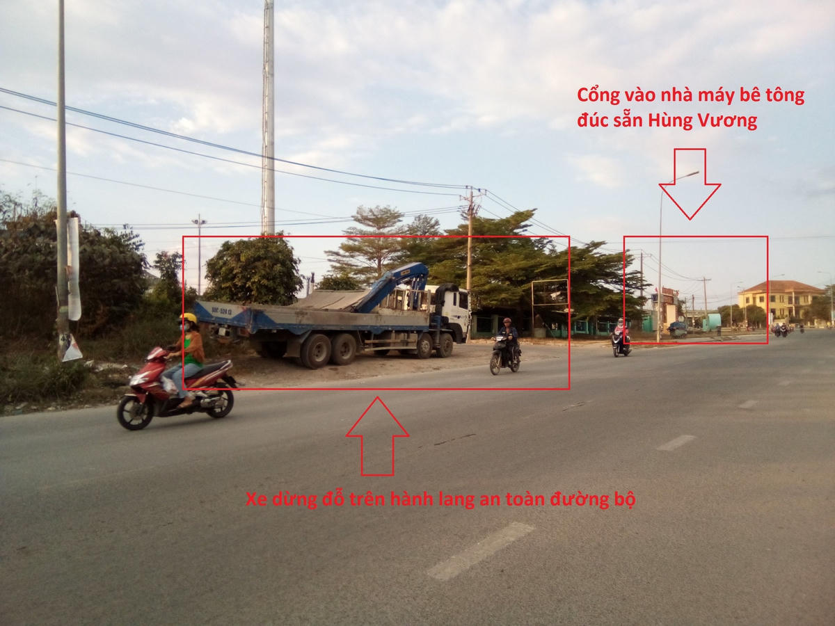 Vụ cống bê tông xếp lớp trên hành lang ở Đồng Nai: Tiềm ẩn nhiều nguy cơ gây tai nạn giao thông