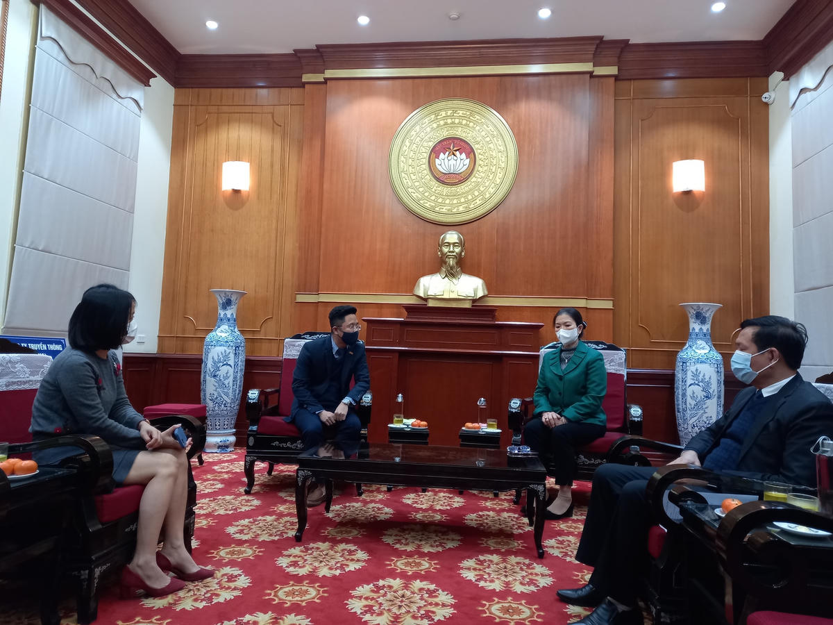 Quang cảnh buổi tiếp nhận. 