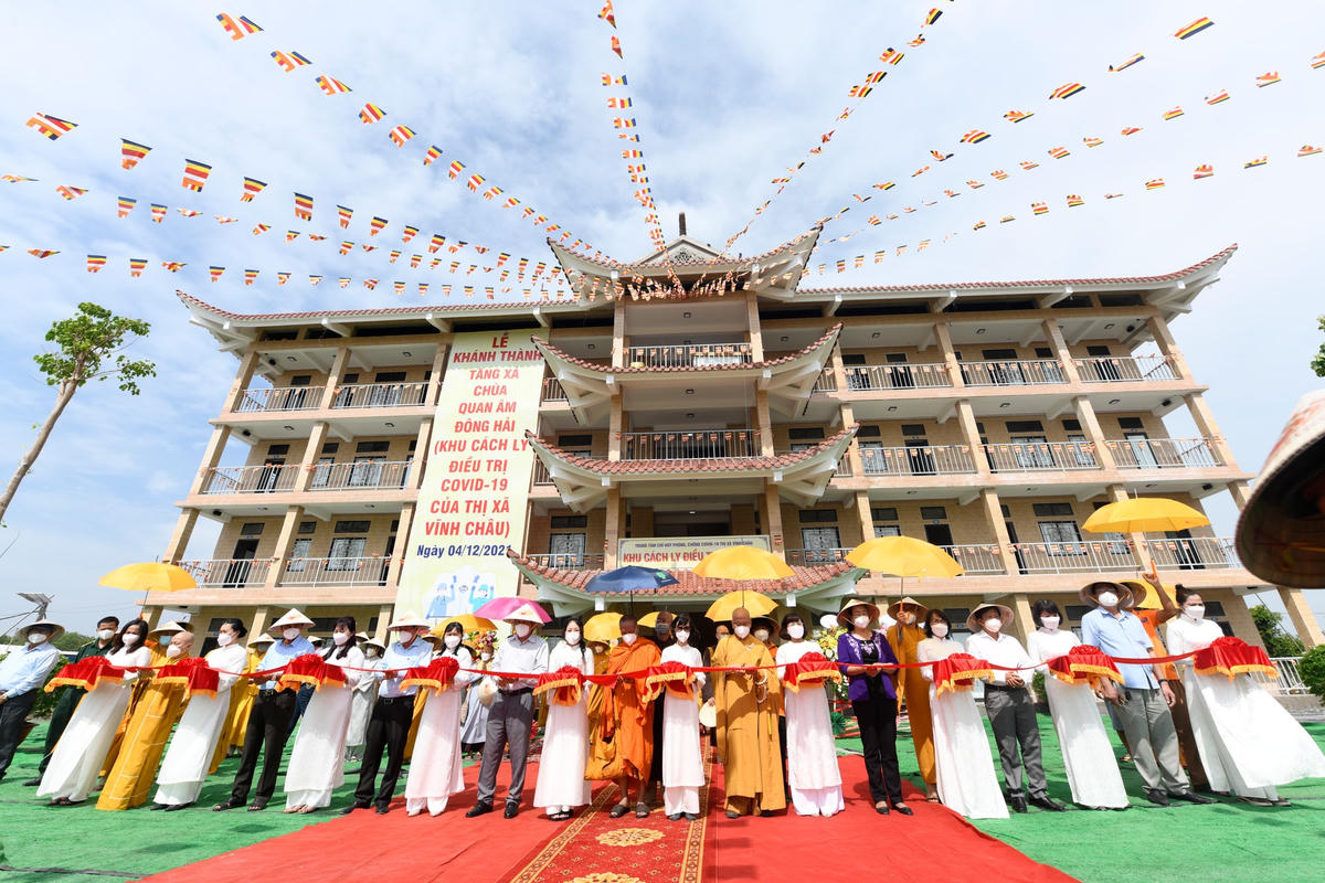 Lễ cắt băng khánh thành tòa Tăng xá chùa Quan Âm - Đông Hải.