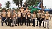  Lê Văn Phú cùng một số đàn em "xã hội".
