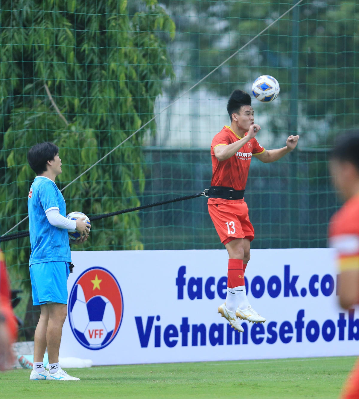 Hàng loạt trụ cột trở lại tập luyện