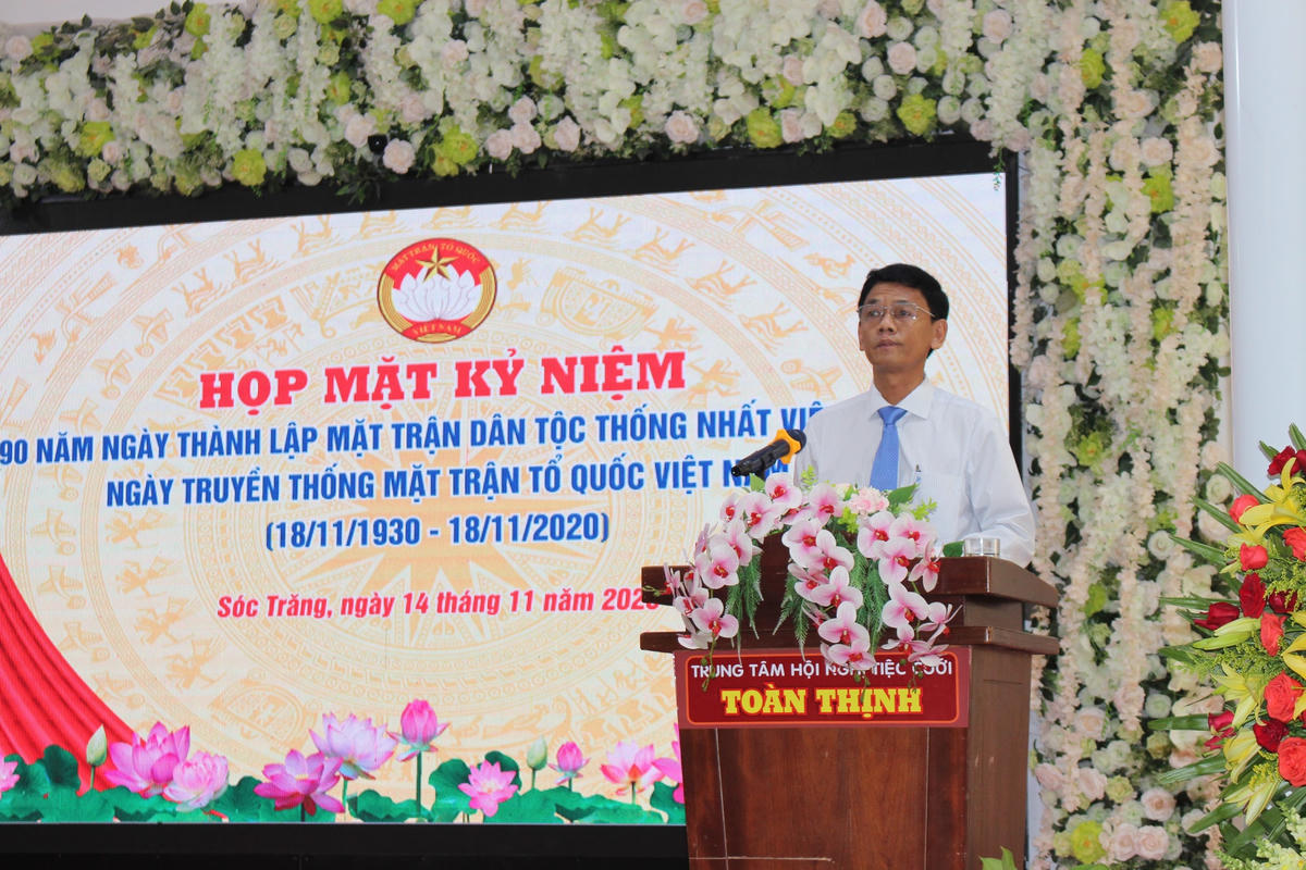 Ông Lâm Văn Mẫn, Bí thư Tỉnh ủy Sóc Trăng phát biểu tại buổi họp mặt.
