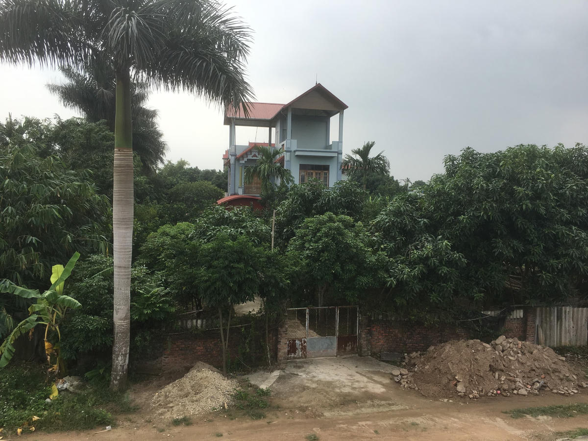 Hàng trăm mét đất bị ông Minh chiếm xây nhà.