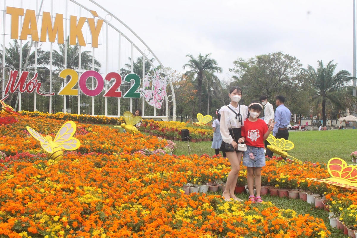 Nhiều bạn trẻ ý thức phòng, chống dịch Covid-19.