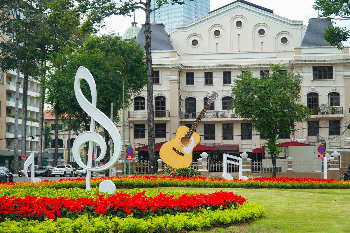 Nhà hát TP HCM tươi mới chào mừng năm 2022.