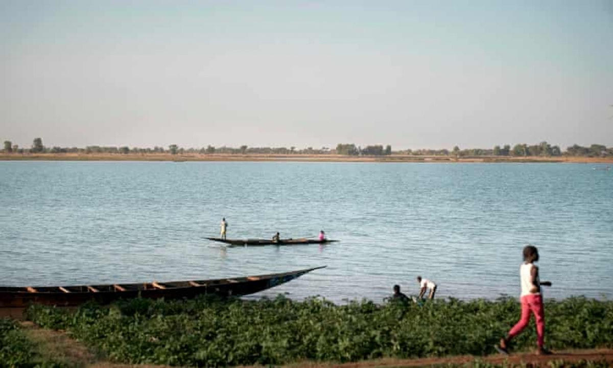 Một vụ tai nạn xảy ra trên sông Niger, khi chiếc thuyền này đang trên đường từ Kebbi đến bang láng giềng Niger.