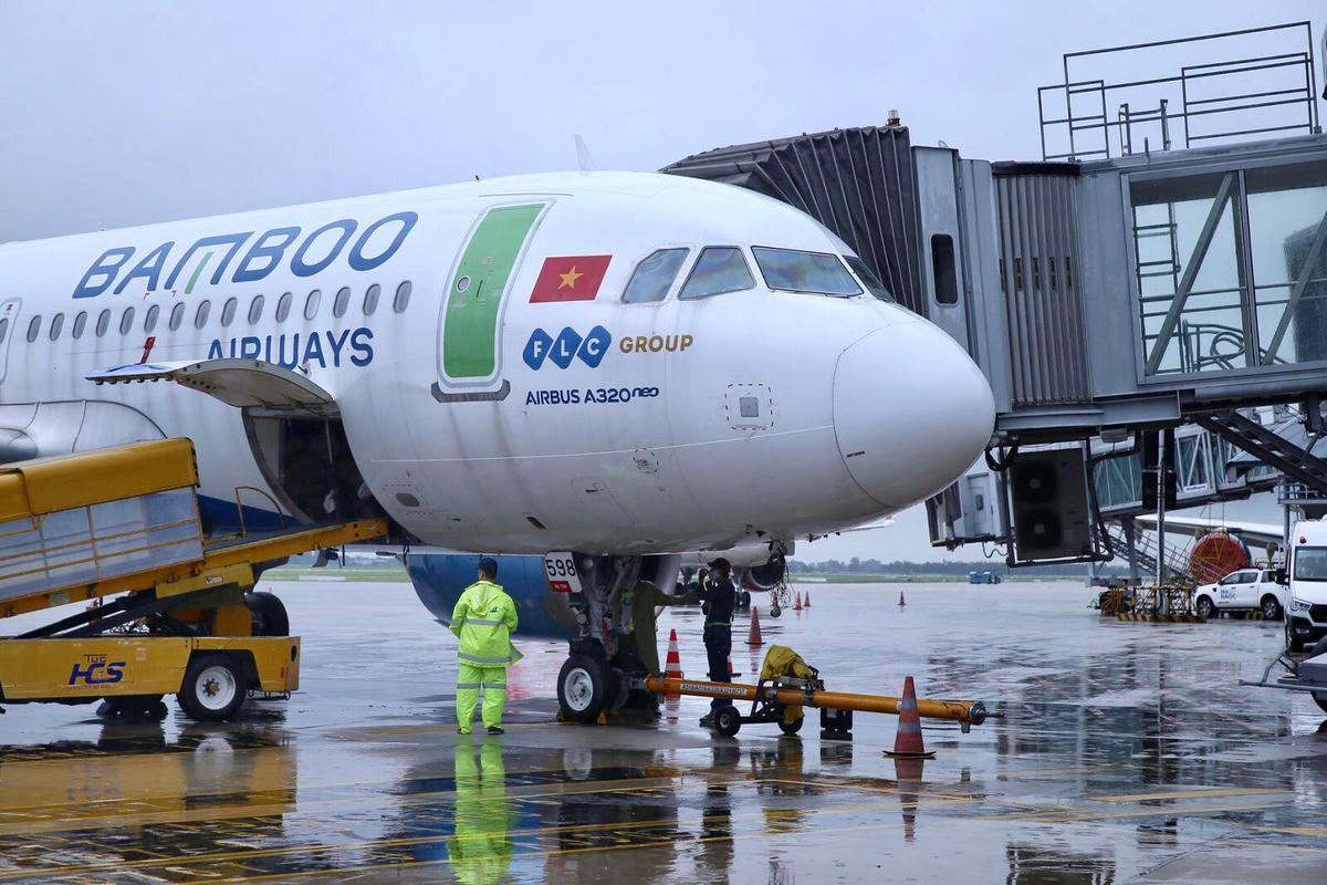 Bamboo Airways bay chuyên cơ khứ hồi đưa y bác sĩ chi viện miền Nam chống dịch