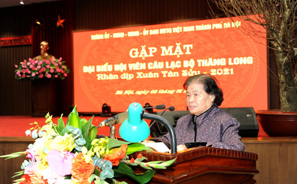 Nguyên Phó Giám đốc Sở Y tế Hà Nội, Trưởng ban Y tế sức khỏe Câu lạc bộ Thăng Long Bùi Thị Hiền.