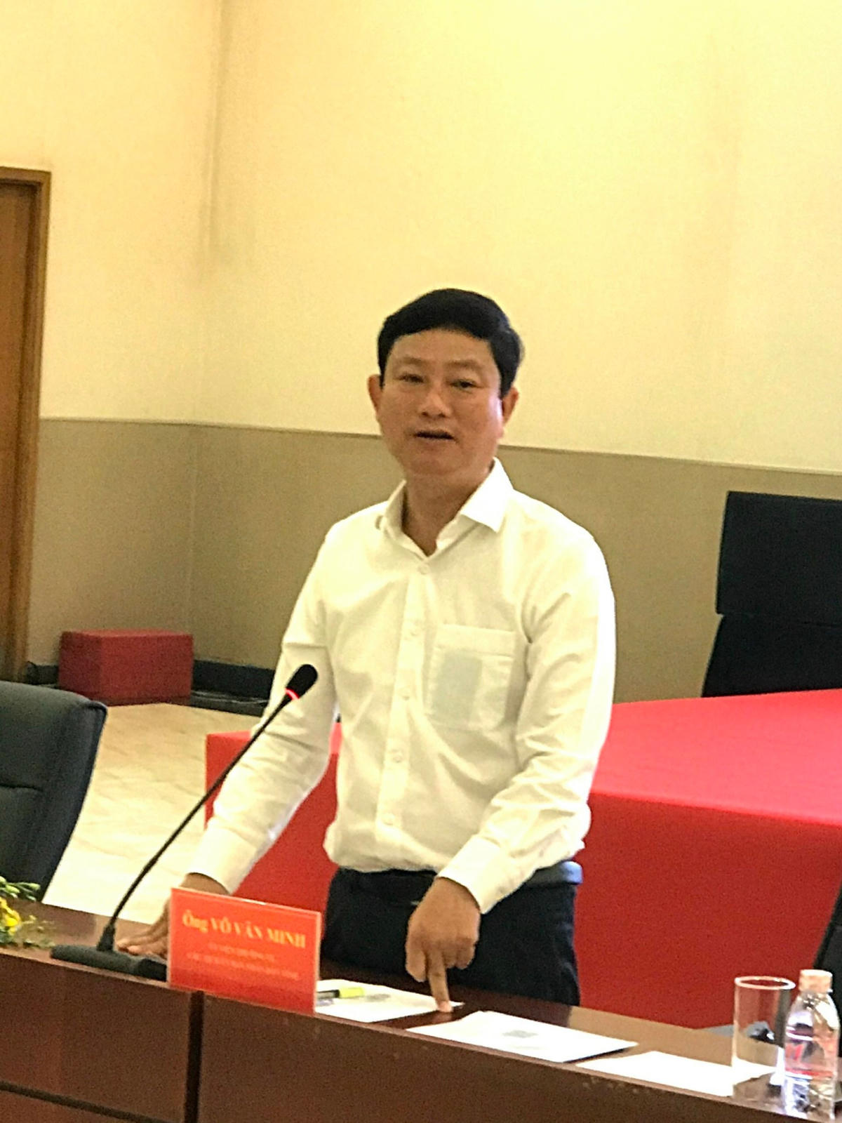 Ông Võ Văn Minh, Chủ tịch UBND tỉnh Bình Dương phát biểu tại buổi họp.