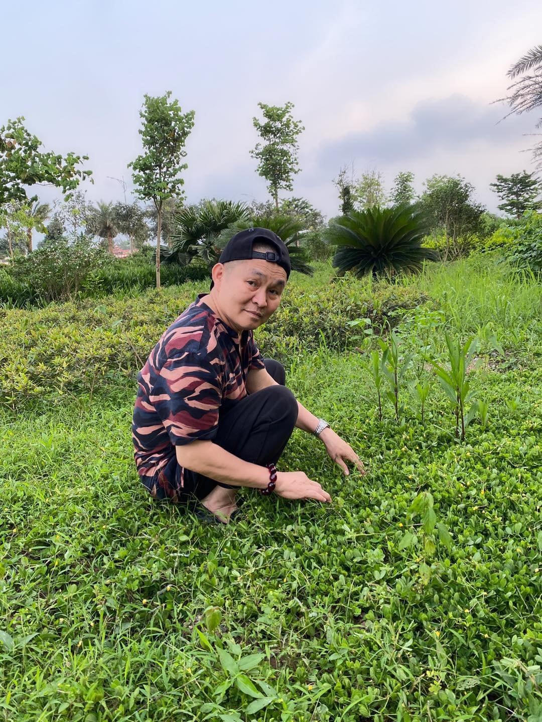 Danh hài Xuân Hinh với một “ngày lao động” như anh nói.