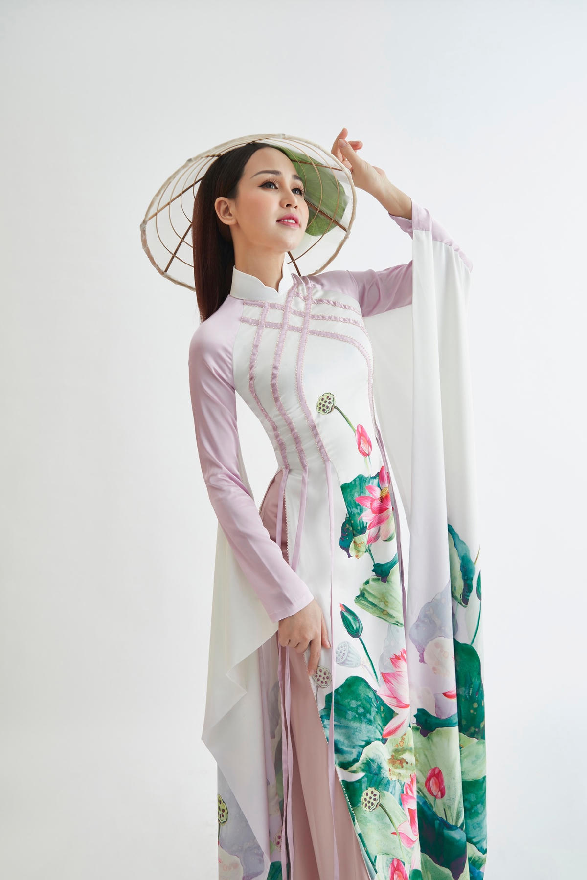 Ca sĩ trẻ Khánh Ly.