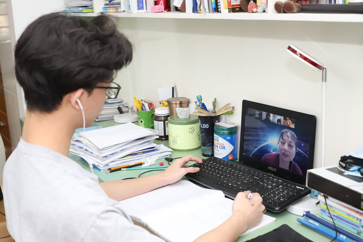 Dạy và học trực tuyến là hình thức phổ biến trong năm 2020.