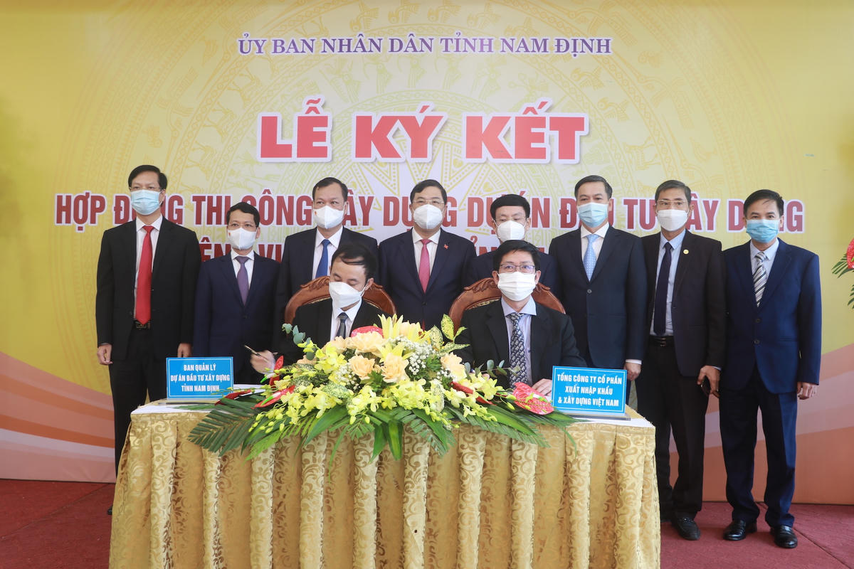 Quang cảnh lễ ký kết.